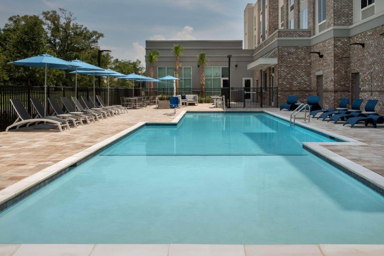 Hilton Garden Inn Pensacola Downtown エクステリア 写真